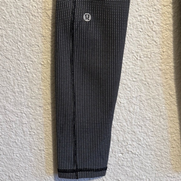 Lululemon Cadence Crusher Low Rise Tights Power Luxtreme Black White Women’s 2 - Picture 4 of 5